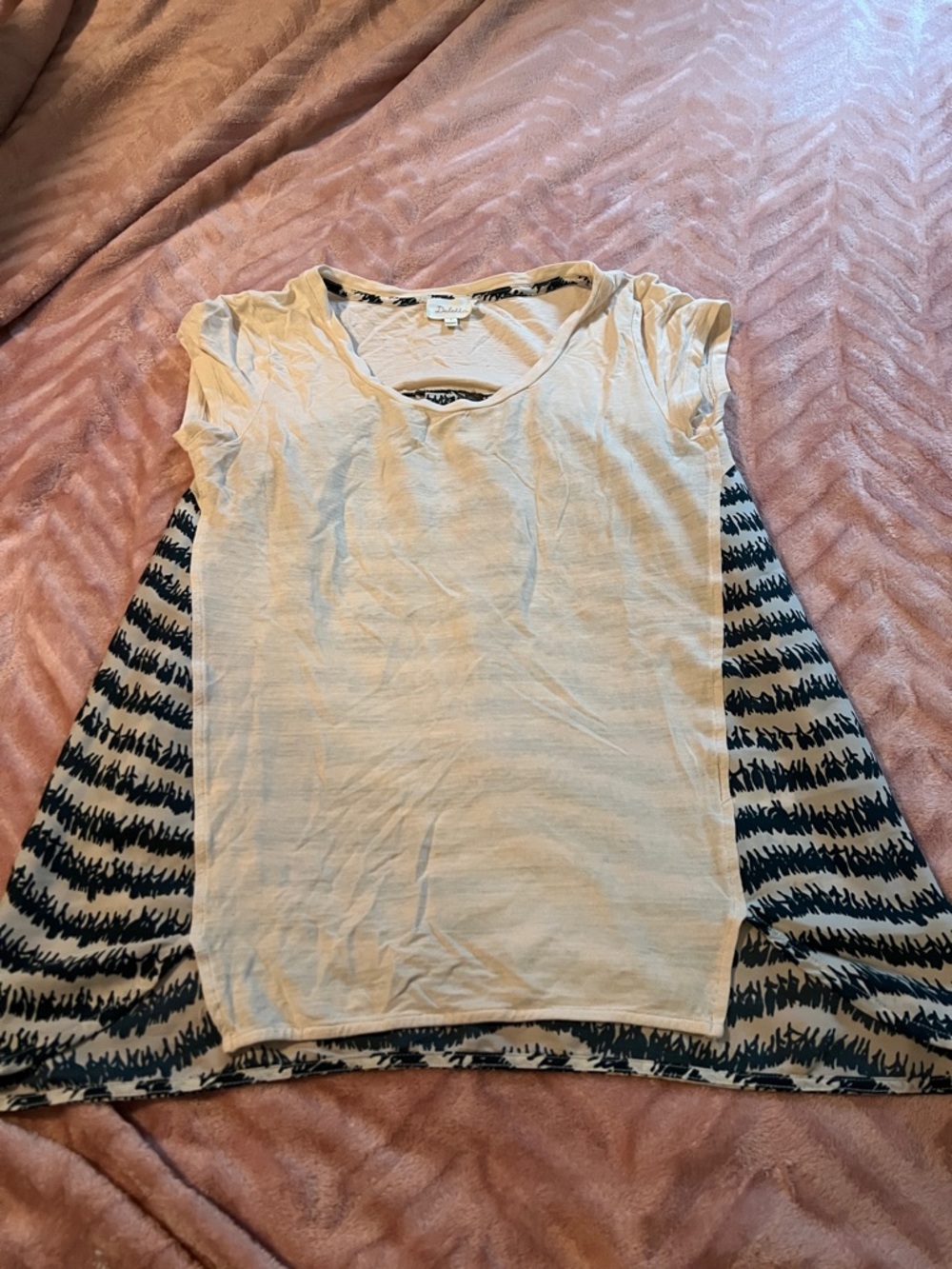 Deletta Cream Short-Sleeve Tee with Navy Patterned Side Panels